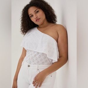 Torrid Size 5 / Womens 5X Jersey White One Shoulder Eyelet Ruffle Summer Top EUC